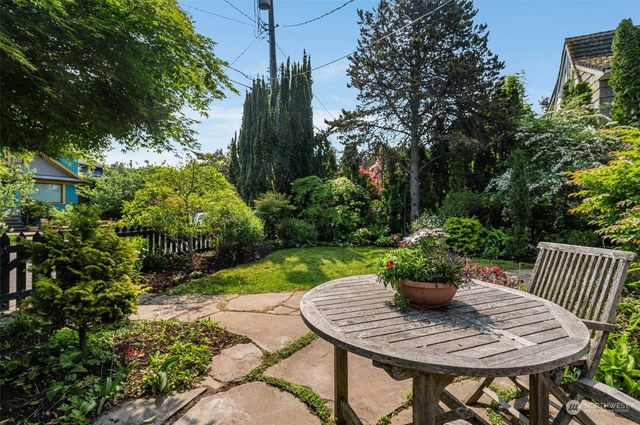 a view of outdoor space yard and patio
