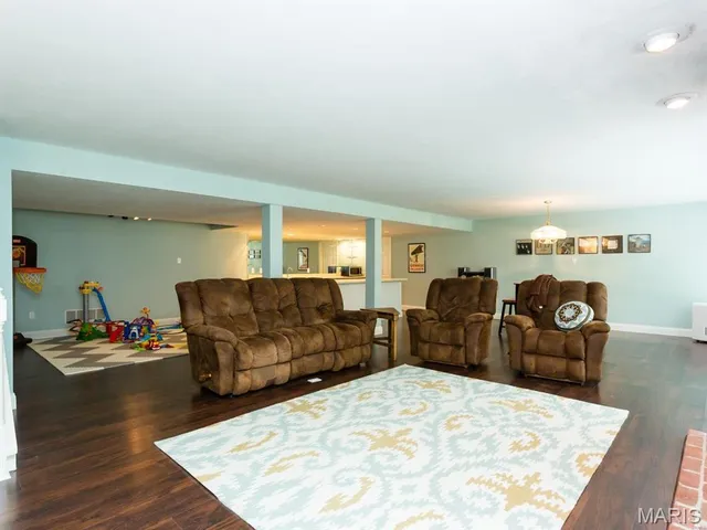 $475,000 | 1201 Dunston Drive, St. Louis, MO 63146