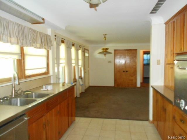 16252 Inkster Road Redford, MI 48240 - Photo 6 of 14