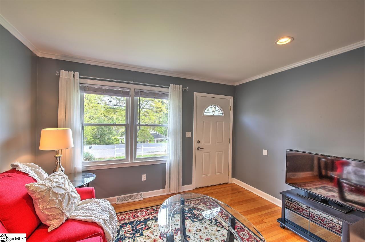 563 Lowndes Hill Road Greenville, SC 29607 - Photo 11 of 31 Gallery Image 11
