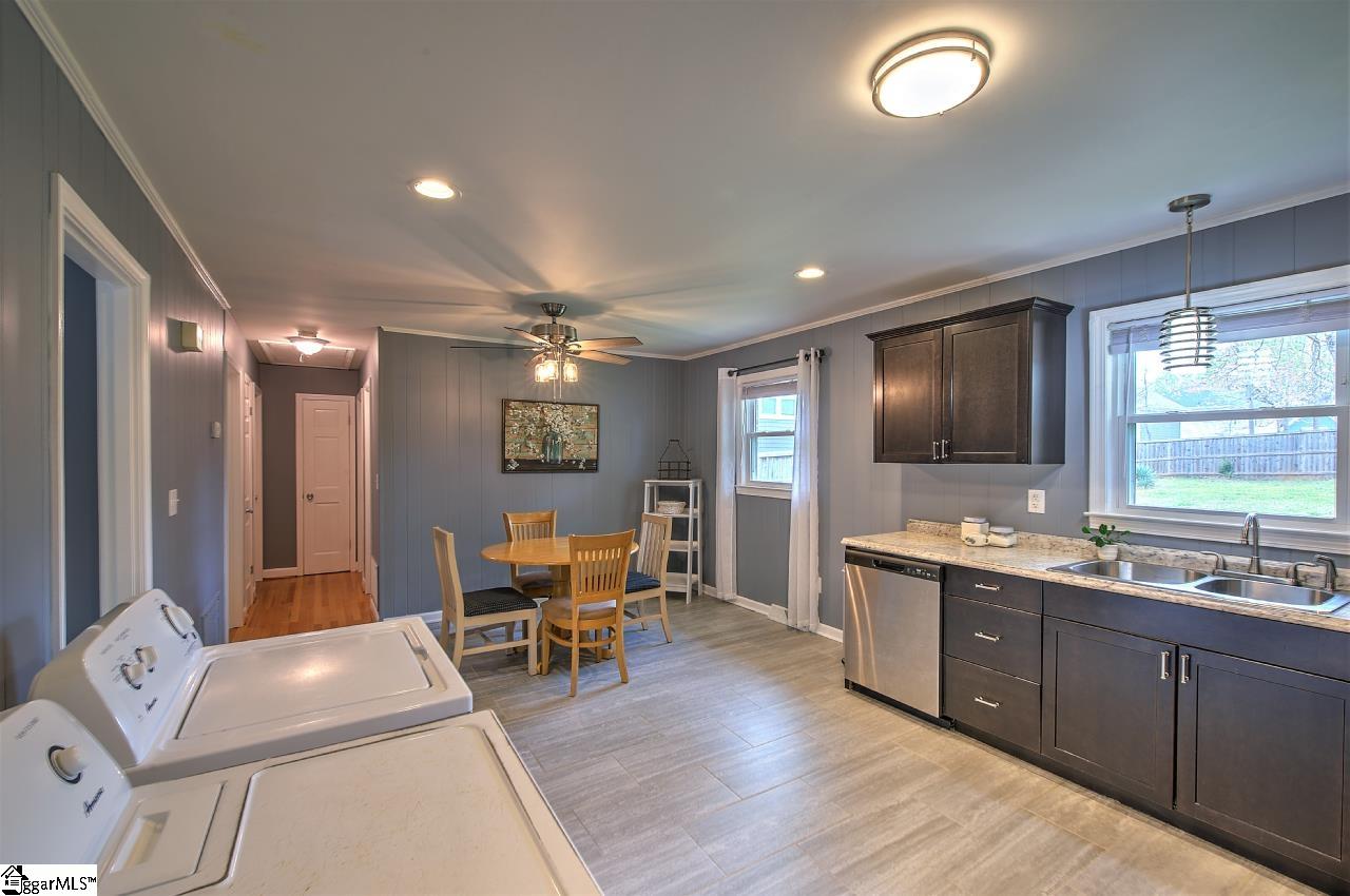 563 Lowndes Hill Road Greenville, SC 29607 - Photo 16 of 31 Gallery Image 16