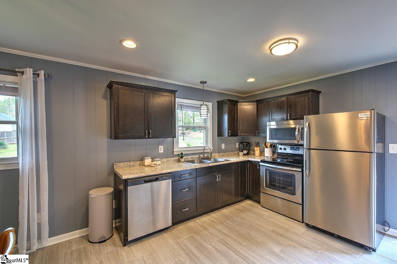 563 Lowndes Hill Road Greenville, SC 29607 - Photo 20 of 31 Gallery Image 20