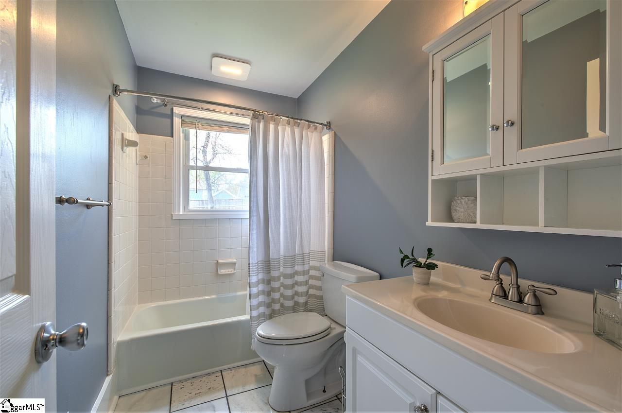 563 Lowndes Hill Road Greenville, SC 29607 - Photo 23 of 31 Gallery Image 23