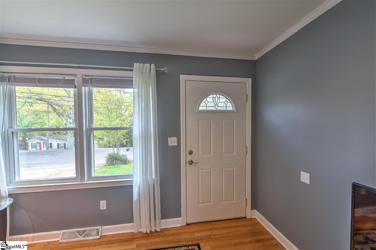 563 Lowndes Hill Road Greenville, SC 29607 - Photo 9 of 31 Gallery Image 9