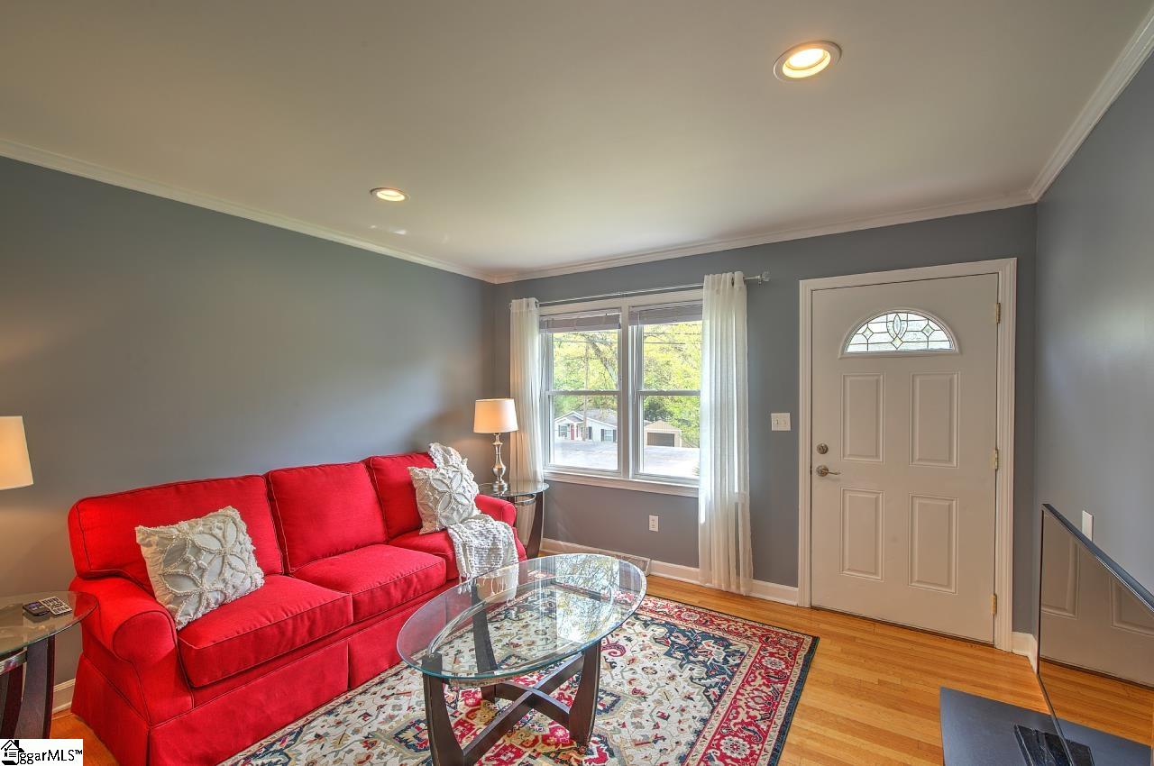 563 Lowndes Hill Road Greenville, SC 29607 - Photo 10 of 31 Gallery Image 10