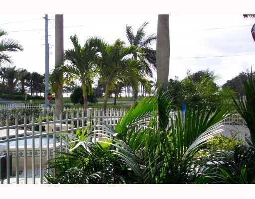 129 South Golfview Road, Unit 2 Lake Worth Beach, FL 33460 - Photo 2 of 15 Additional Photo