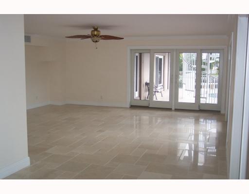 129 South Golfview Road, Unit 2 Lake Worth Beach, FL 33460 - Photo 5 of 15 Additional Photo