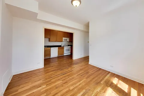 $199,000 | 5115 North Kenmore Avenue, Unit 3S, Chicago, IL 60640