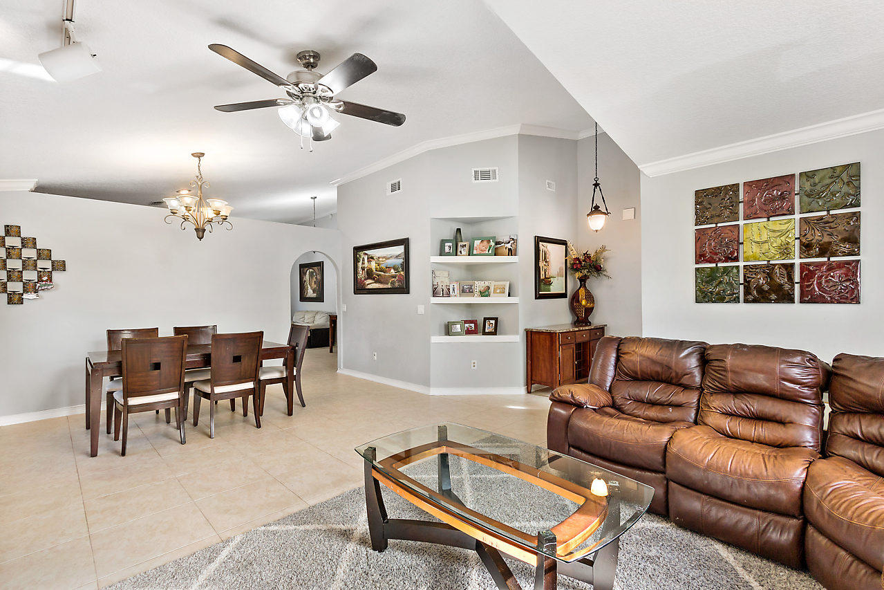 10297 Islander Drive Boca Raton, FL 33498 - Photo 9 of 30 Living Room