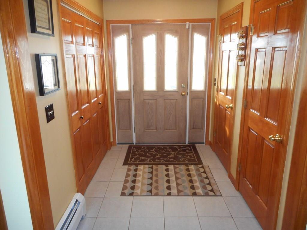 181 Main Road North Frankfort, ME 04438 - Photo 13 of 35 Entryway.