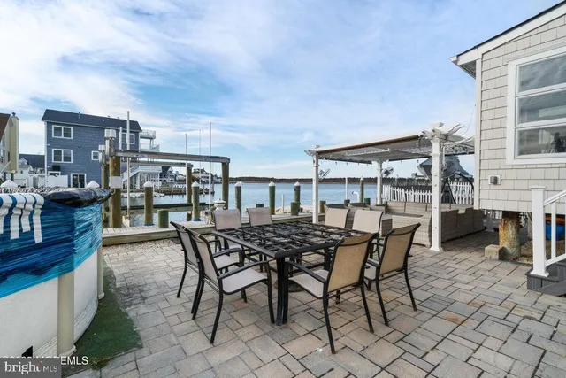 $765,000 | 1407 Hilo Bay Drive, Forked River, NJ 08731