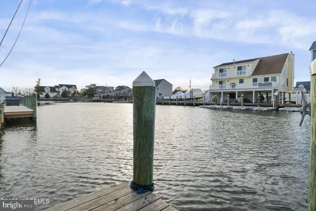 $765,000 | 1407 Hilo Bay Drive, Forked River, NJ 08731