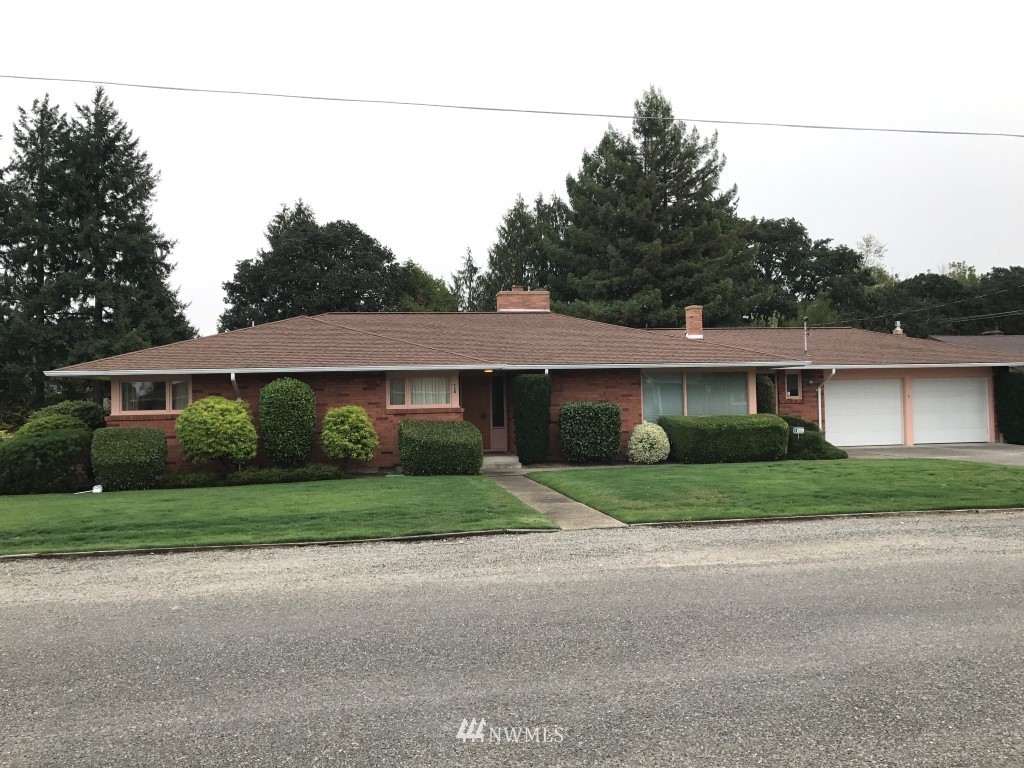 938 Southwest 18th Street Chehalis, WA 98532 - Photo 2 of 25 Gallery Image 2