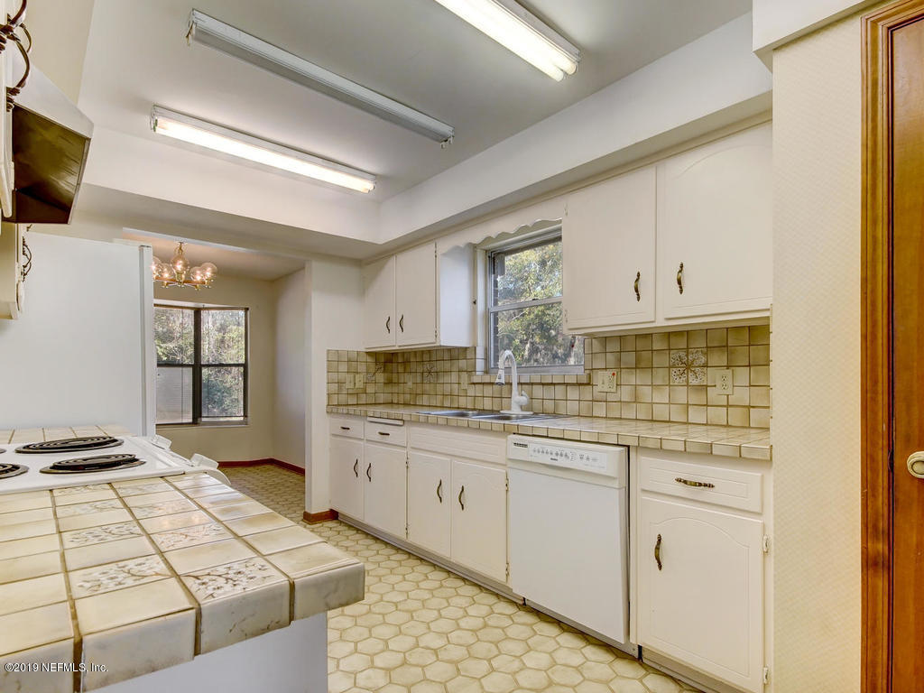 9052 Latimer Road West Jacksonville, FL 32257 - Photo 14 of 38 Kitchen
