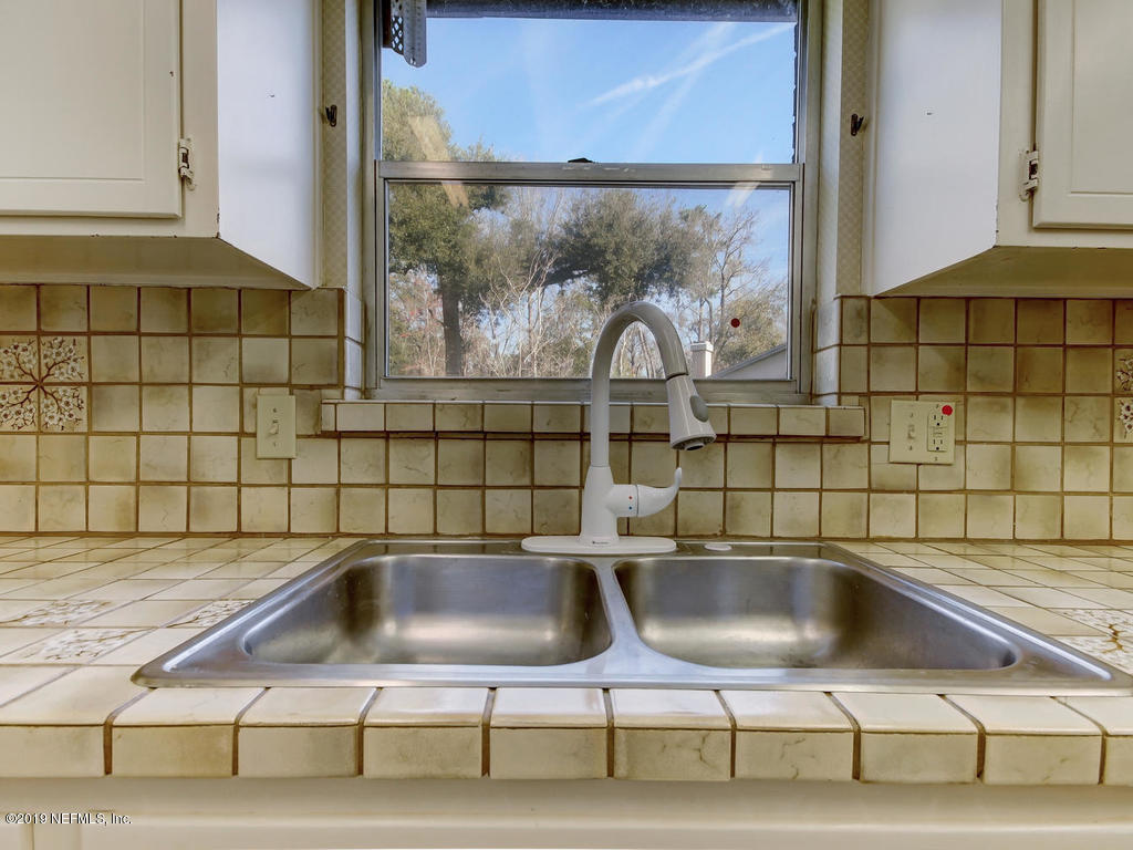 9052 Latimer Road West Jacksonville, FL 32257 - Photo 16 of 38 Kitchen