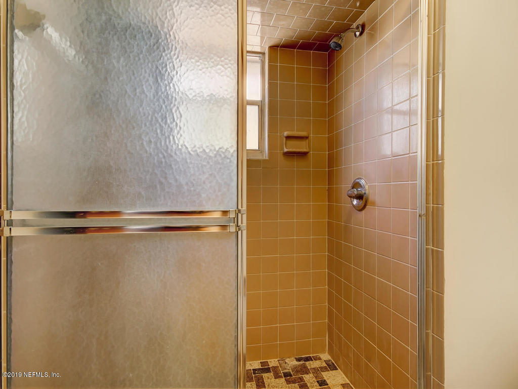 9052 Latimer Road West Jacksonville, FL 32257 - Photo 27 of 38 Master Shower
