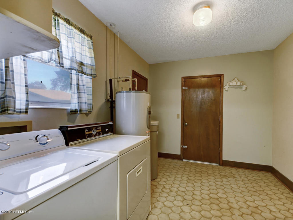9052 Latimer Road West Jacksonville, FL 32257 - Photo 31 of 38 Inside Laundry