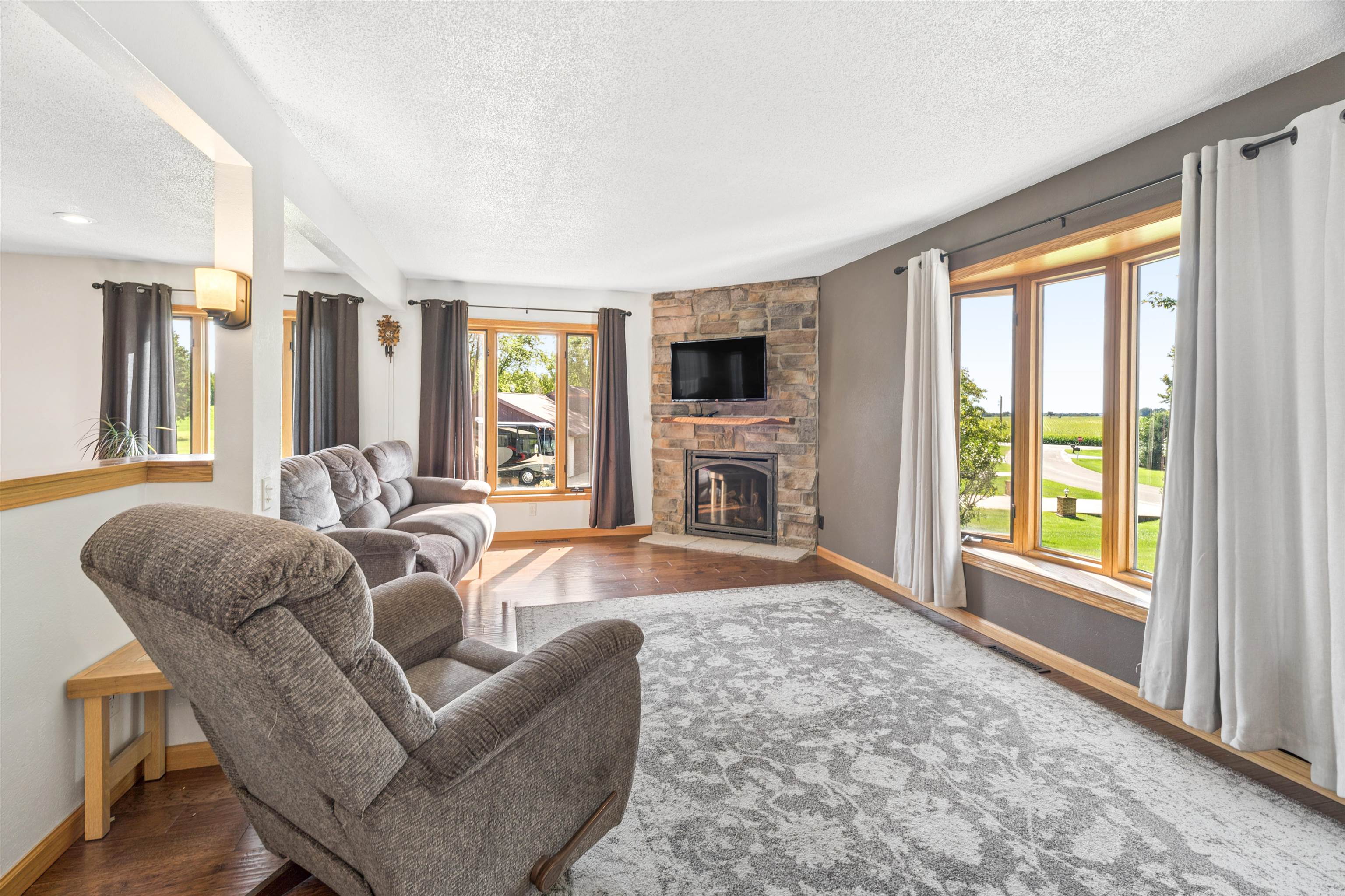 N8524 Hickory Road Beaver Dam, WI 53916 - Photo 4 of 53 Gallery Image 4