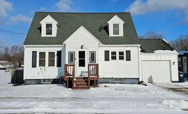 $260,000 | 203 Elmberta Street, Mauston, WI 53948