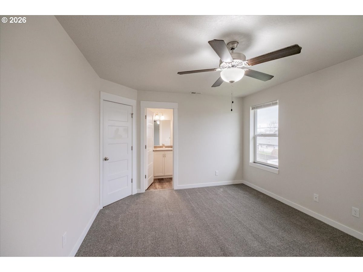 66 North 8th Street Lebanon, OR 97355 - Photo 11 of 27