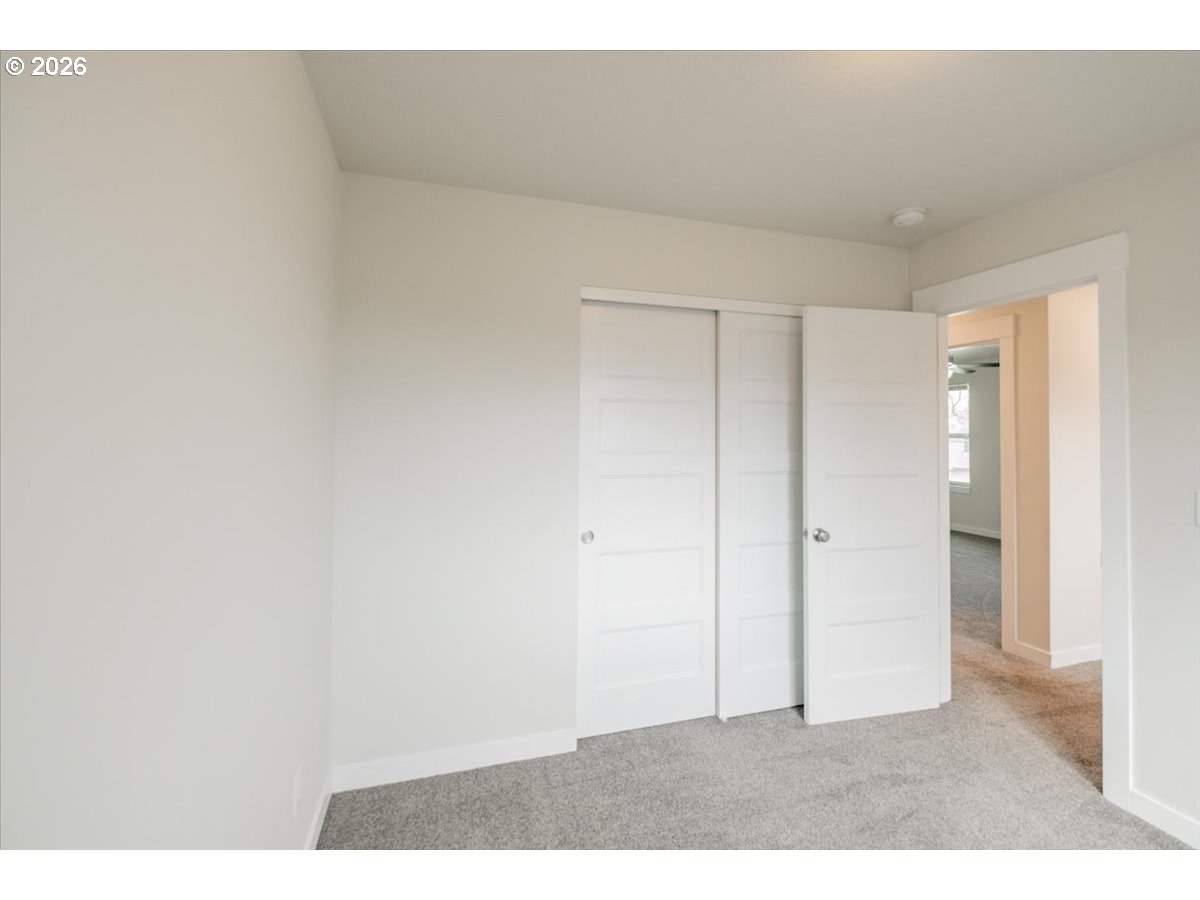 66 North 8th Street Lebanon, OR 97355 - Photo 17 of 27