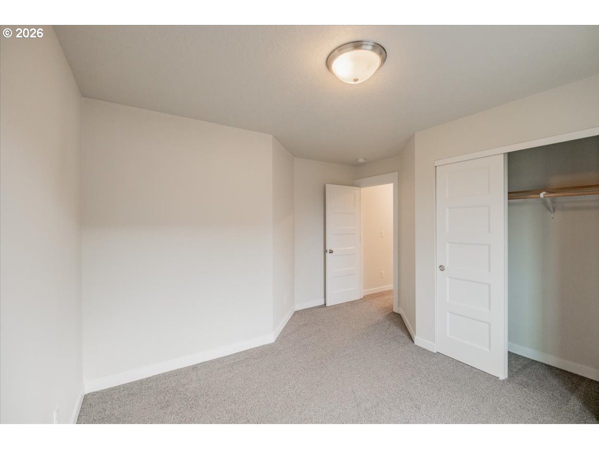 66 North 8th Street Lebanon, OR 97355 - Photo 19 of 27