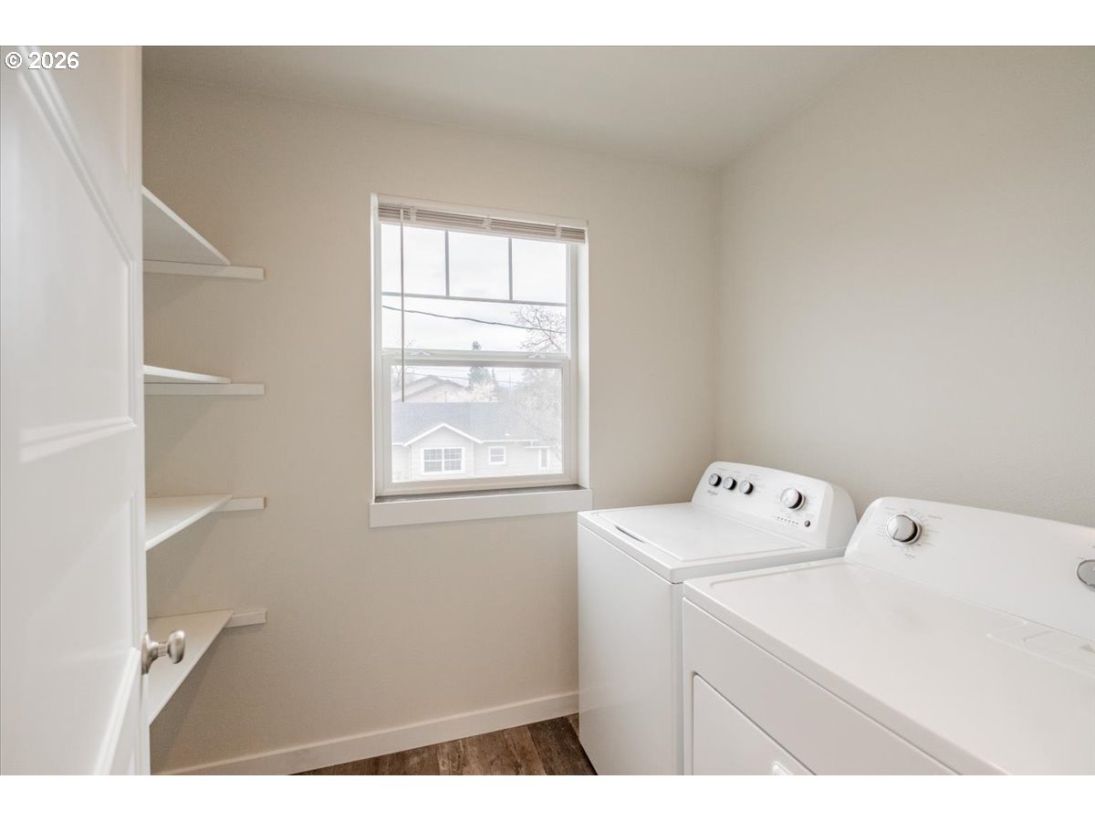 66 North 8th Street Lebanon, OR 97355 - Photo 21 of 27