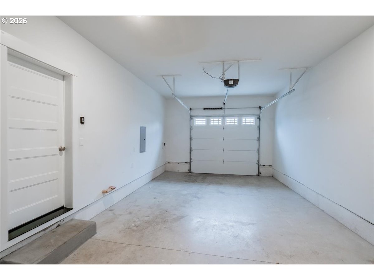 66 North 8th Street Lebanon, OR 97355 - Photo 22 of 27