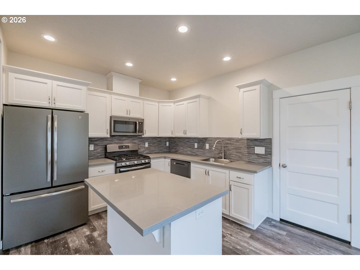 66 North 8th Street Lebanon, OR 97355 - Photo 4 of 27