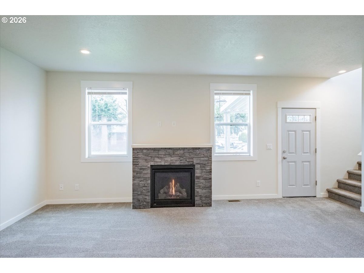 66 North 8th Street Lebanon, OR 97355 - Photo 6 of 27