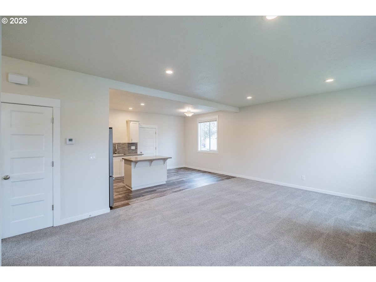 66 North 8th Street Lebanon, OR 97355 - Photo 8 of 27