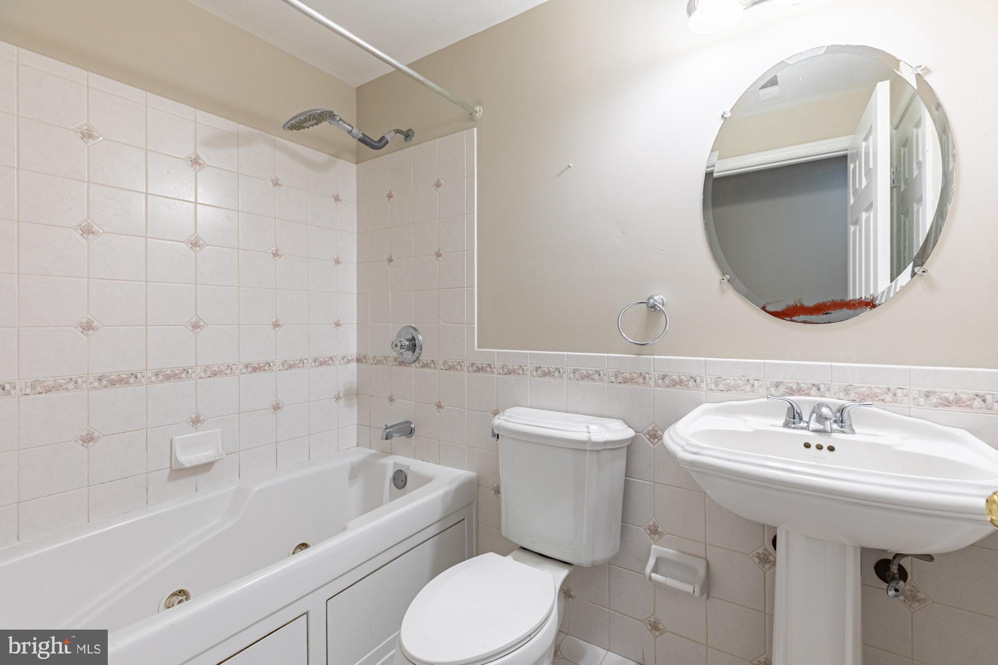 8948 Round Top Road Manassas, VA 20112 - Photo 23 of 35 Full Bath