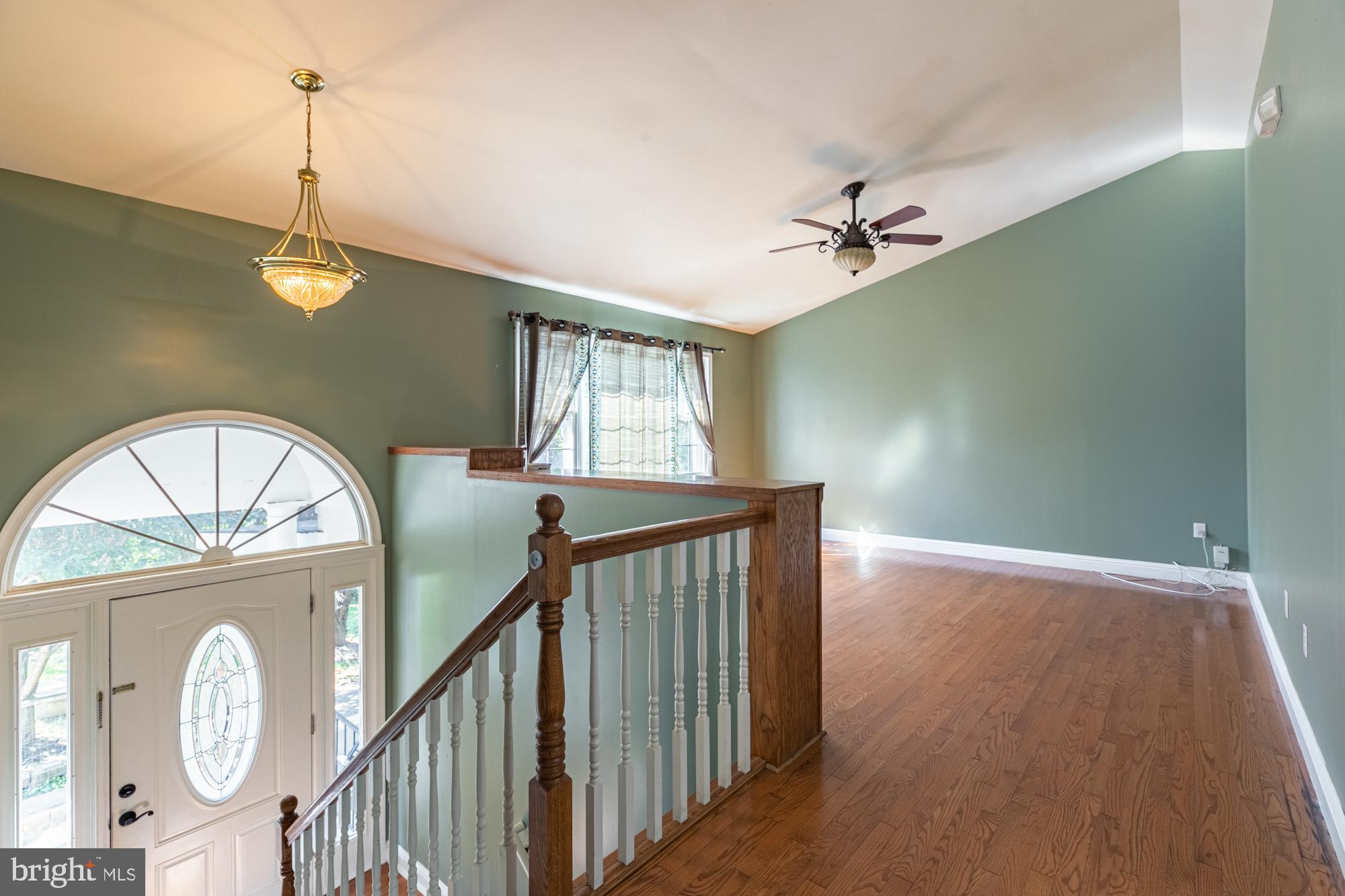 8948 Round Top Road Manassas, VA 20112 - Photo 6 of 35 Interior View