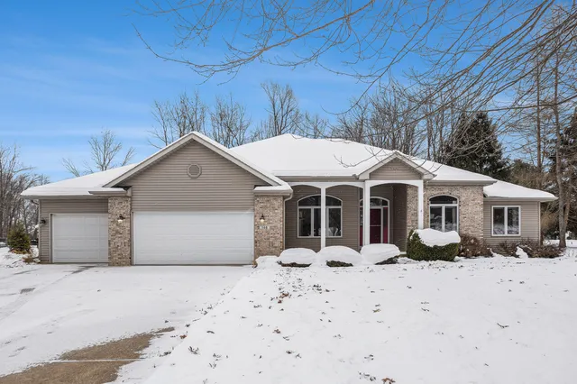 $525,000 | 146 Steamburg Drive, East Leroy, MI 49051