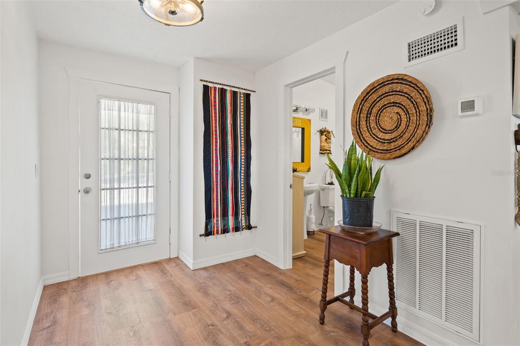1524 Indian Bay Road Hernando Beach, FL 34607 - Photo 4 of 48 a view of a livingroom with furniture and tub
