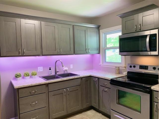 642 Waverly Road Davenport, IA 52804 - Photo 6 of 21 Gallery Image 6