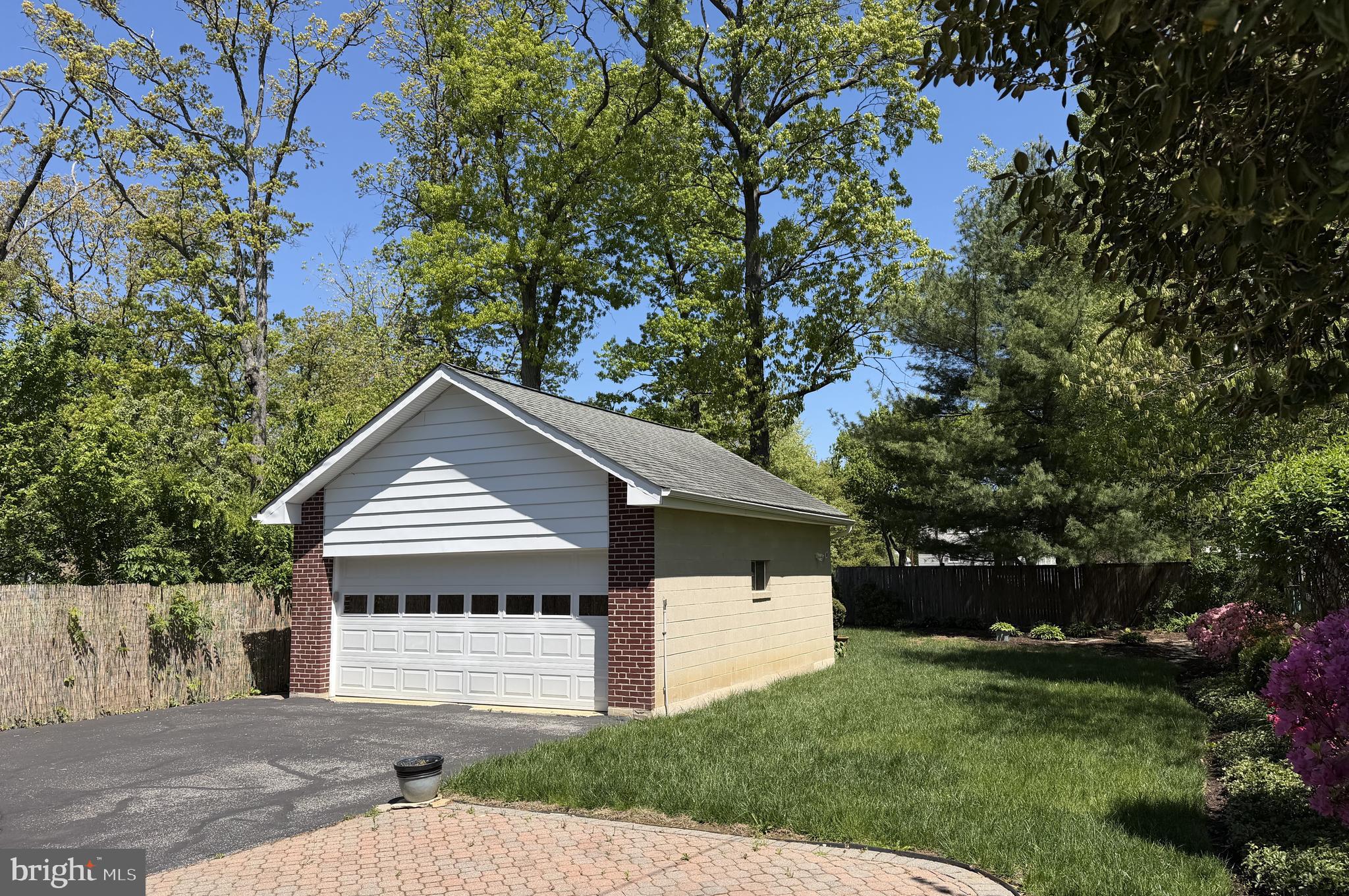 415 South Rolling Road Baltimore, MD 21228 - Photo 3 of 4