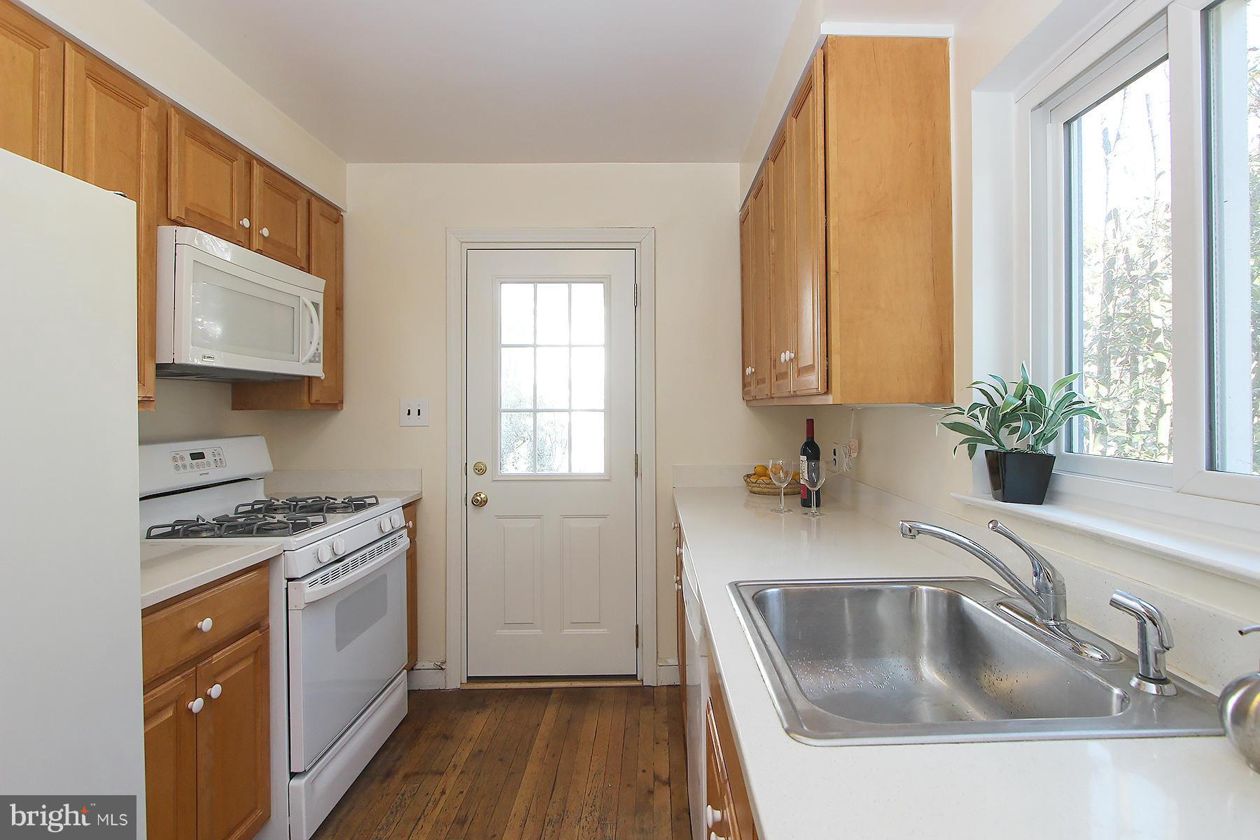 4514 Cortland Road Chevy Chase, MD 20815 - Photo 11 of 30 Kitchen