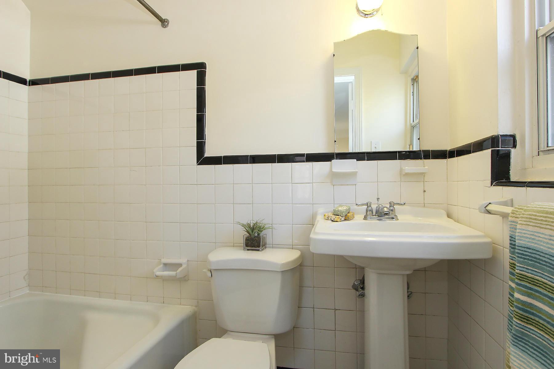 4514 Cortland Road Chevy Chase, MD 20815 - Photo 18 of 30 Bath (Master)