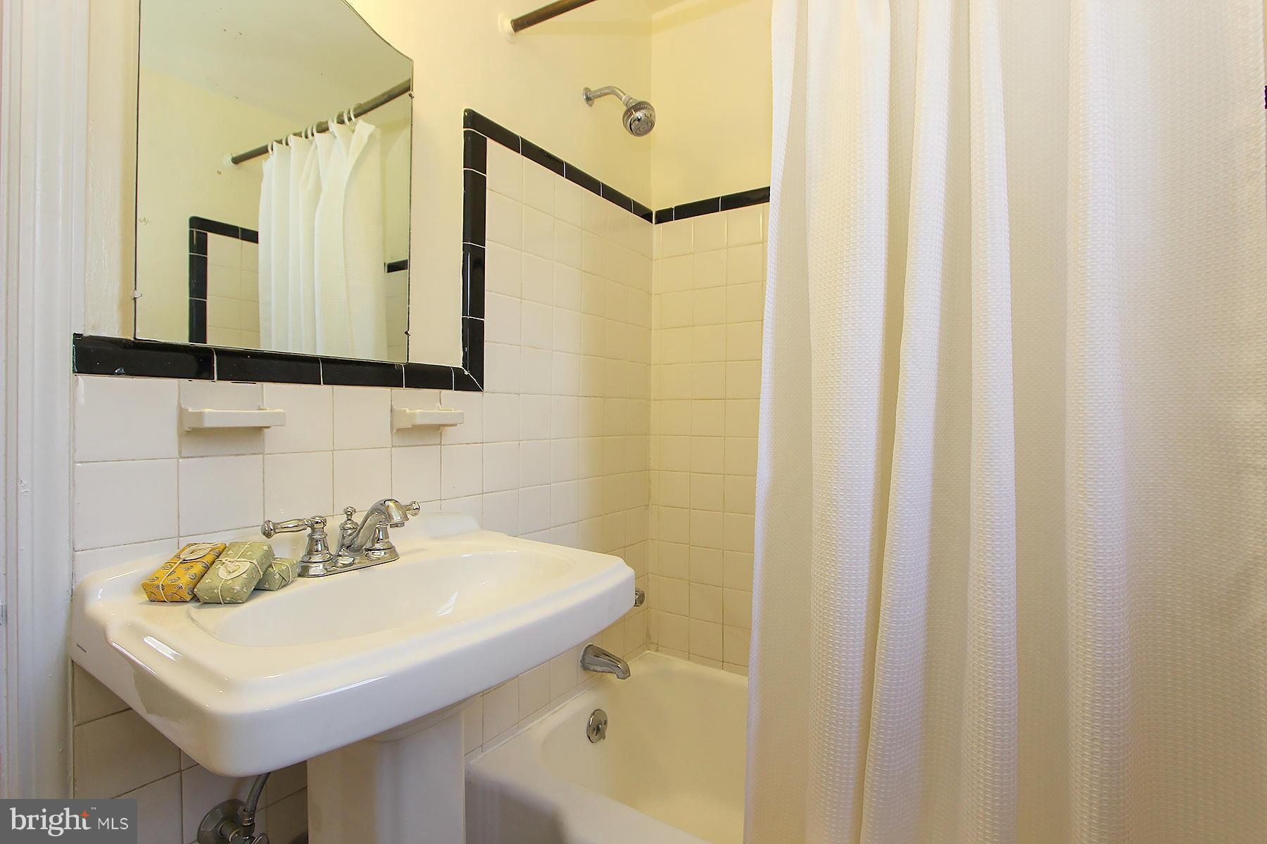 4514 Cortland Road Chevy Chase, MD 20815 - Photo 21 of 30 Bath