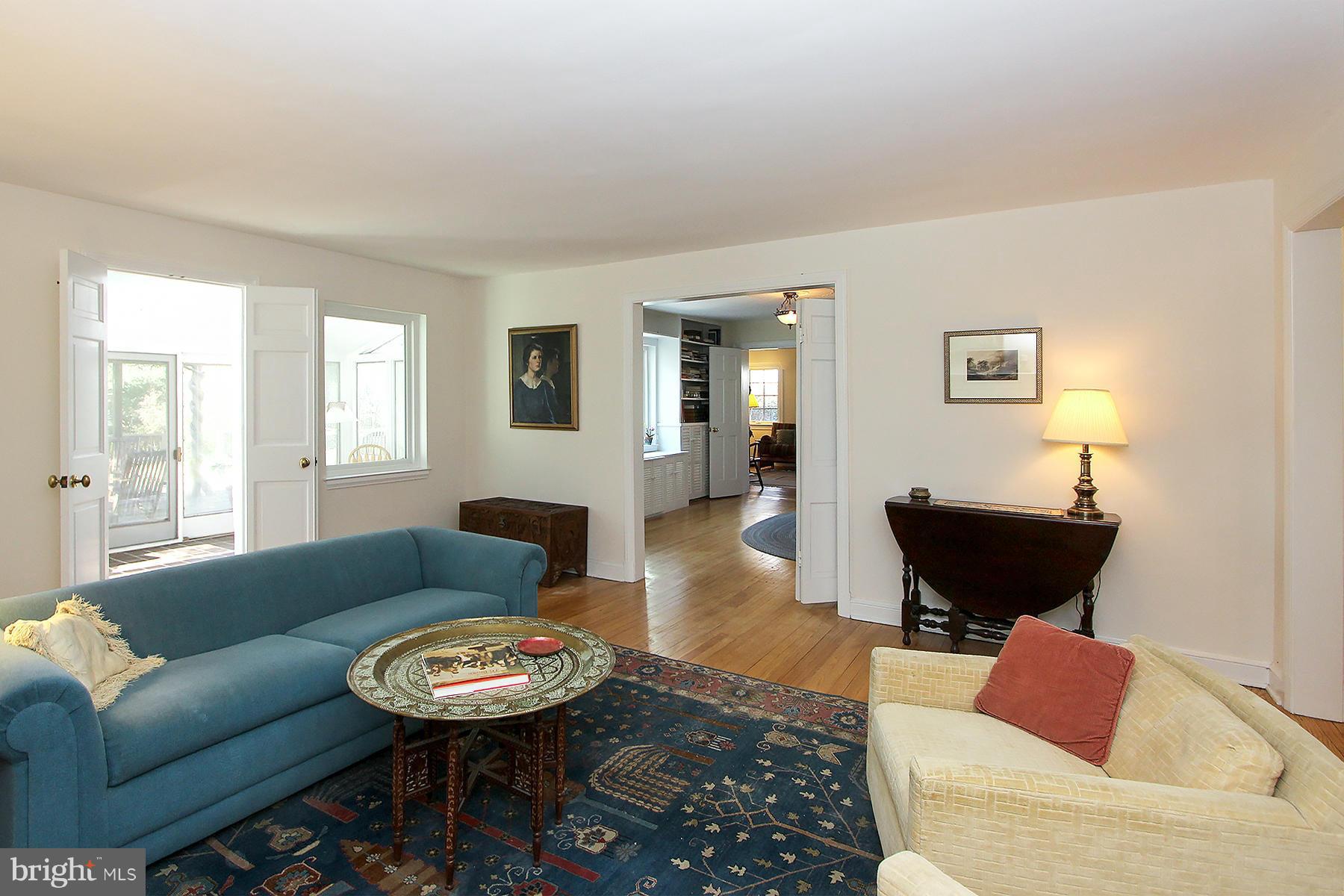 4514 Cortland Road Chevy Chase, MD 20815 - Photo 5 of 30 Living Room