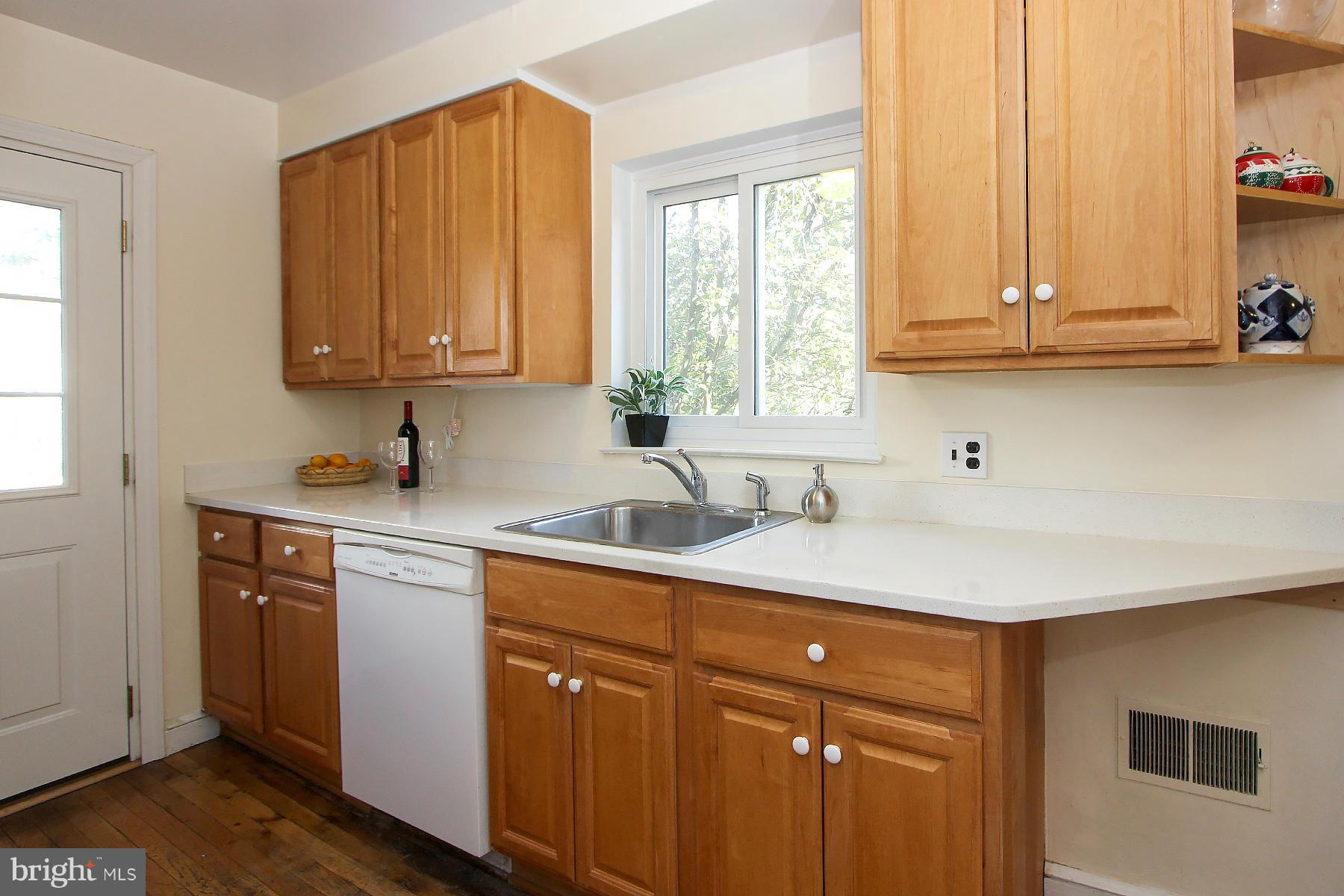 4514 Cortland Road Chevy Chase, MD 20815 - Photo 9 of 30 Kitchen