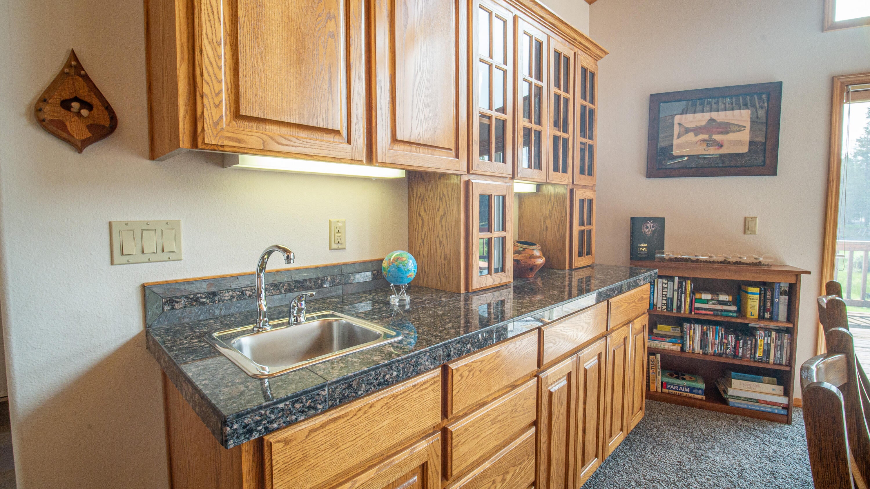 17079 Upland Road Bend, OR 97707 - Photo 13 of 32 Wet Bar