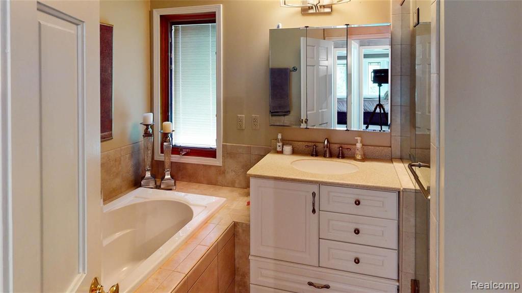 1343 Kingspath Drive Rochester Hills, MI 48306 - Photo 22 of 44