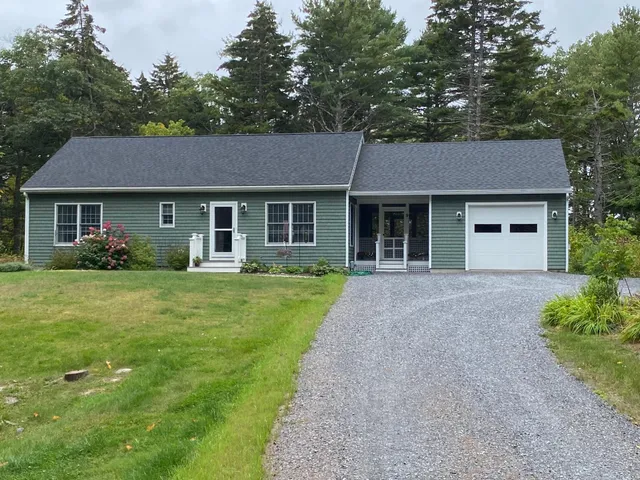 $500,000 | 9 Skylers Way, Boothbay, ME 04537