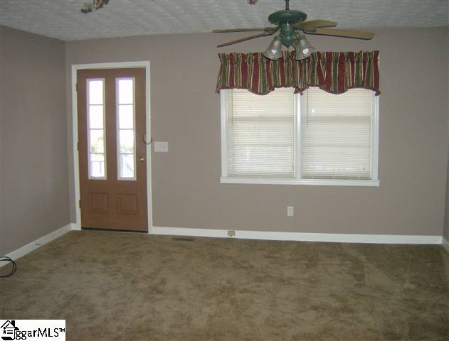 107 Riverside Drive Piedmont, SC 29673 - Photo 3 of 13 Gallery Image 3