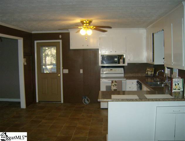 107 Riverside Drive Piedmont, SC 29673 - Photo 5 of 13 Gallery Image 5