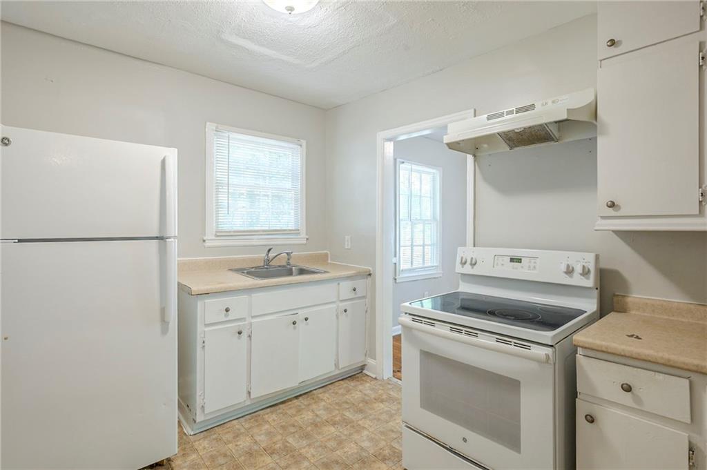 1328 Lockhaven Circle Southwest Atlanta, GA 30311 - Photo 14 of 26