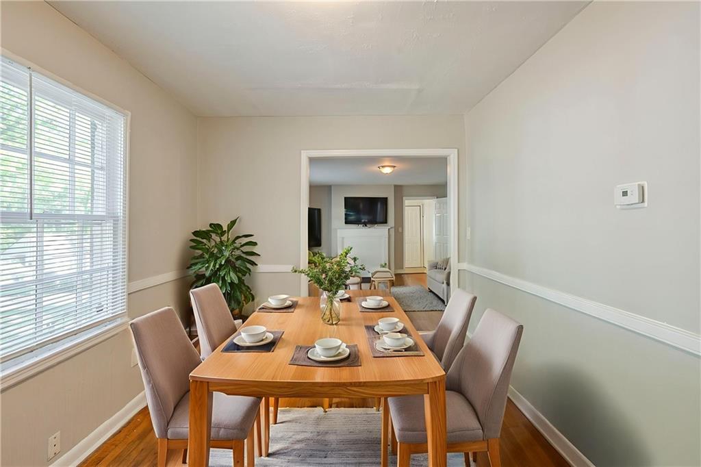 1328 Lockhaven Circle Southwest Atlanta, GA 30311 - Photo 3 of 26