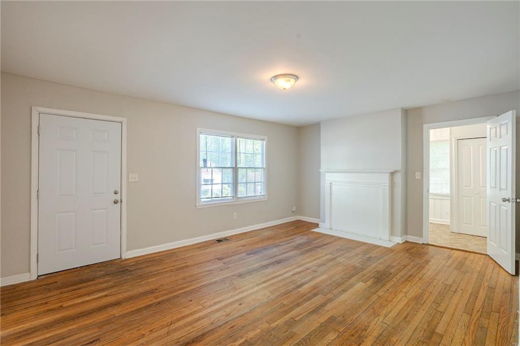 1328 Lockhaven Circle Southwest Atlanta, GA 30311 - Photo 6 of 26